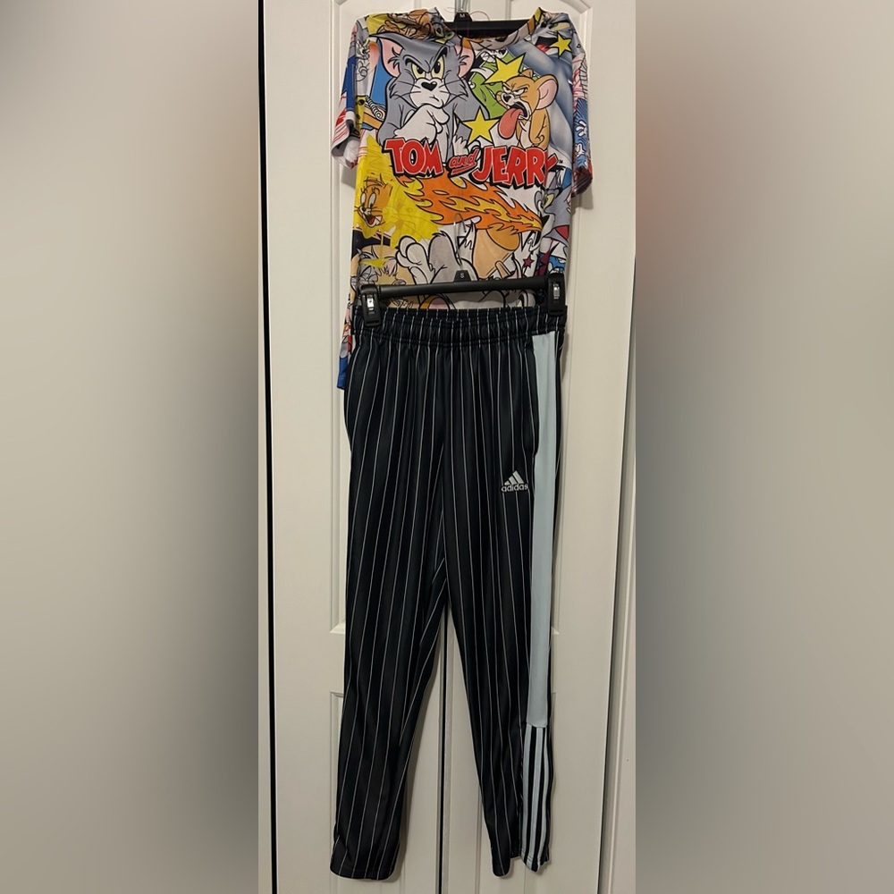 Tom and Jerry shirt and pants sport adidas for boy’s size 8-9 years old  new!!